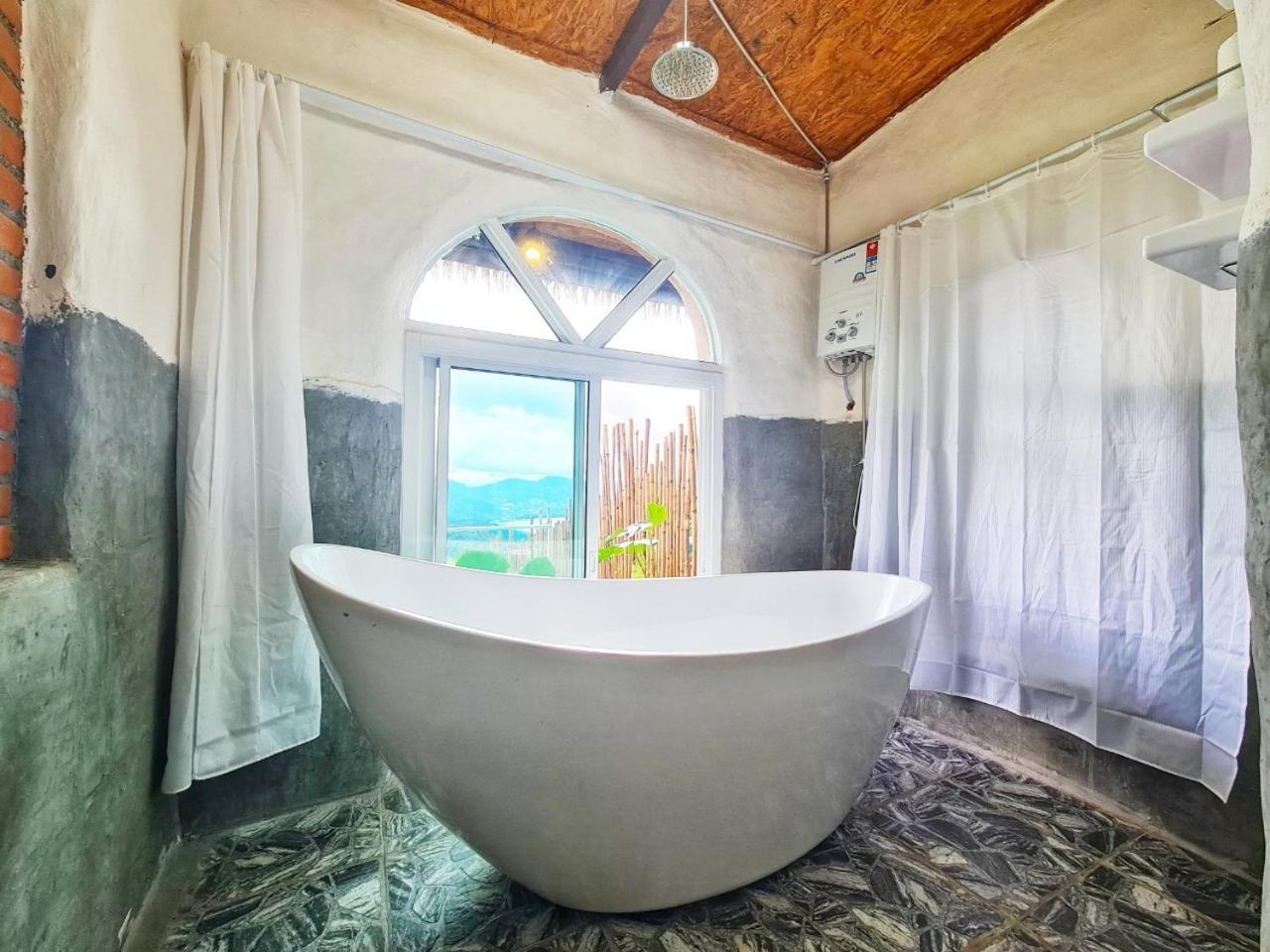 Hotel แสงเหนือแคมป์ปิ้งม่อนแจ่ม Ban Mae Raem Esterno foto